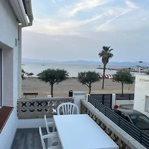 Apartamento En La Playa. Free Parking. Free Wifi, L' Escala